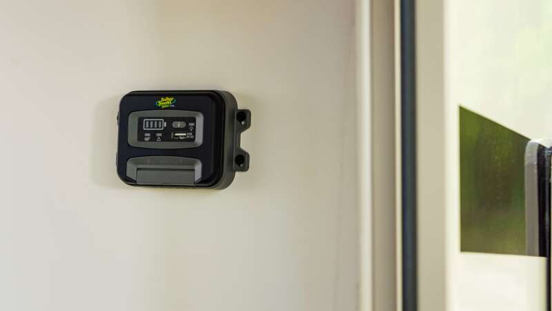 Battery Tender 10AMP PWM/150W/12V Indoor Solar Controller System - Blais Performance Parts