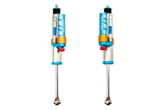 King Shocks 2005+ Ford F-250 4WD Front 2.5 Dia Remote Reservoir Shock w/Adj for 1-2.5in Lift (Pair) - Blais Performance Parts